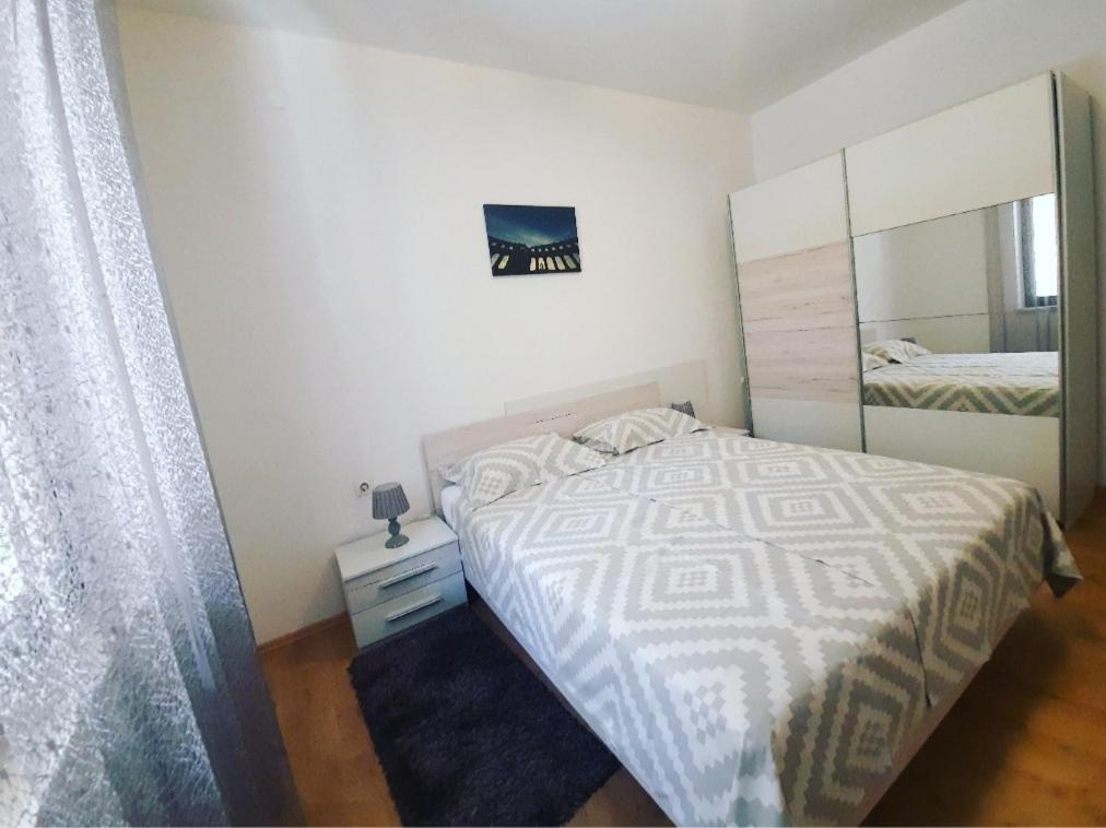 Apartment Nena Near The City Center With Free Parking Pula Exteriér fotografie