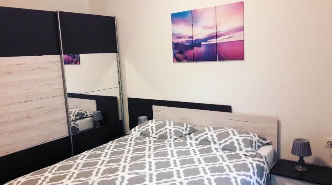 Apartment Nena Near The City Center With Free Parking Pula Exteriér fotografie